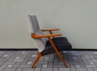 Atypické retro křeslo