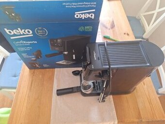 Pákový kávovar Beko Caffe experto CEP5302B černé