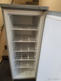 úsporný mrazák 6 polic, 145cm, 150 litrů