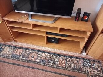 Stolek pod tv