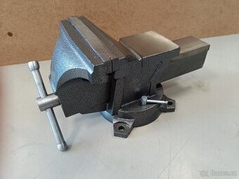 Dílenský litinový otočný svěrák 200mm