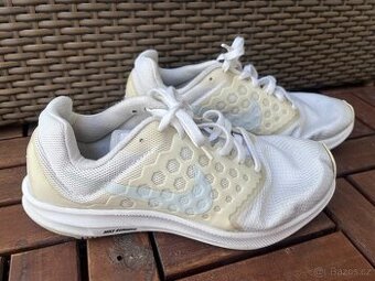 Běžecké tenisky Downshifter 7, zn.Nike, vel. 37,5