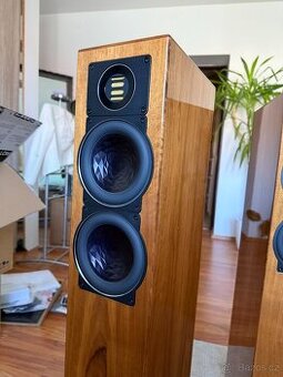 ELAC FS 407 - Elegantní reproduktory v ořechovém lesku