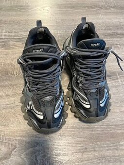 Balenciaga track
