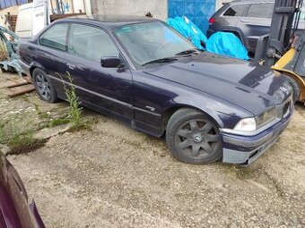 BMW e36 316i coupe / Madeiraviolett metallic