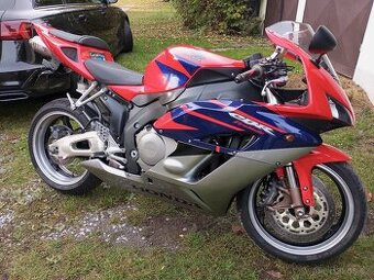 Honda cbr 1000 rr rv.2005