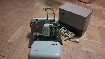 Promítačka Meopta AM8