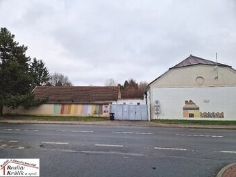 Obchodního prostoru s uzavíratelným dvorem 1000m2 v