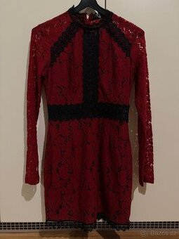 Krajkové společenské šaty vel. S