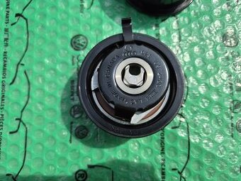 napínací kladka rozvodového řemene Škoda Felicia 1.9d 028109