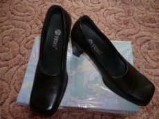 4 x boty, vel. 39,40 - SLEVY