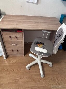 Psací stul - židle zdarma