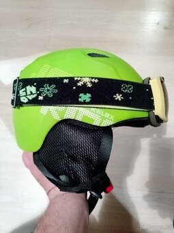 Lyžařská přilba, helma