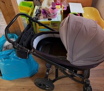 Kočárek Tako a spousta dalších věcí pro dítě (hračky,vana..)