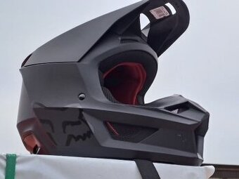 Prodám motokros helmu