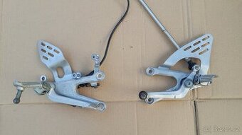 Stupačky Yamaha R6 2004