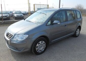 Volkswagen Touran 2,0 103 kW KLIMA Historie nafta