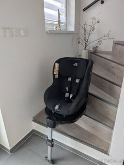 Britax Römer Dualfix M i-Size v provedení Cosmos Black
