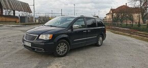 Chrysler town and country