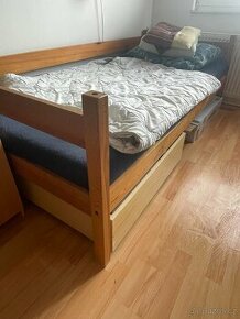 Dřevěná postel 90x200 včetně matrace, roštu,  šuplíku