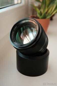 Fujifilm 56mm 1.2R + UV filtr