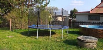 Trampolína