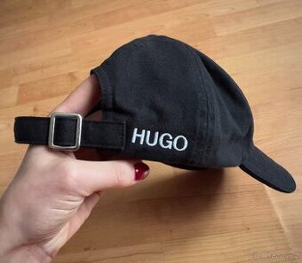 Cerna ksiltovka Hugo