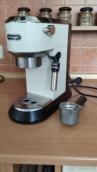 Pákový kávovar DeLonghi