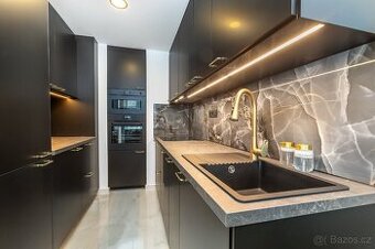 Prodej bytu 2+kk 66 m² Pod Zámečkem, Hradec Králové - 1