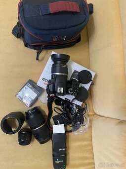 Canon EOS 1000D s objektivy a bleskem Nissin
