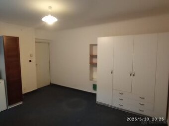 Majitel pronajme 1kk 25m2 Praha 10 Michle