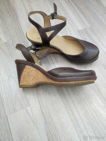 Clarks 36