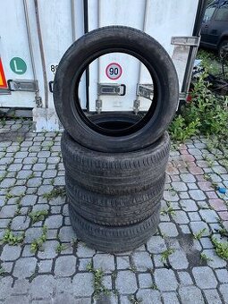 225/50 R17