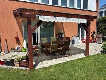 Dveřená pergola-ca.3,7 x 4,1 m, markýza, osvětlení, plachta