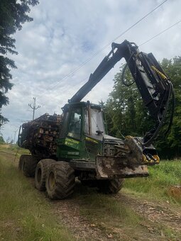 John deere 810D