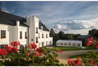 Zámek Kvasetice u H.Brodu