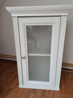 Koupelnová sestava s bílou patynou