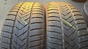 Zimní pneumatiky 235/50/19 Pirelli