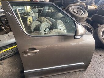 Škoda YETI -Pravé přední dveře  LF8N