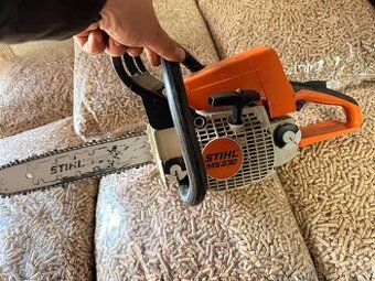 Motorova pila  stihl ms230