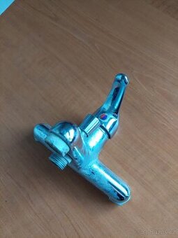 Vanová nástěnná baterie