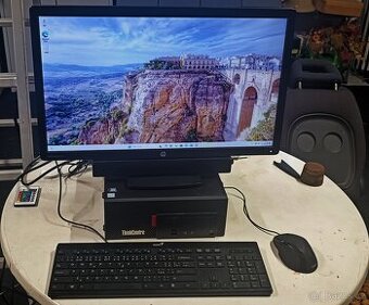 Lenovo ThinkCentre 710e + 23" monitor