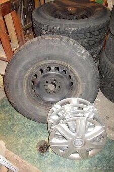 Prodám sadu plechových disků (4 ks) na Mercedes ML 163