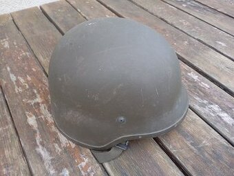 Stará vojenská přilba, helma asi německá 90 leta?