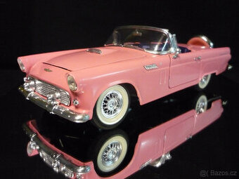 Ford Thunderbird 1956 Revell 1/18