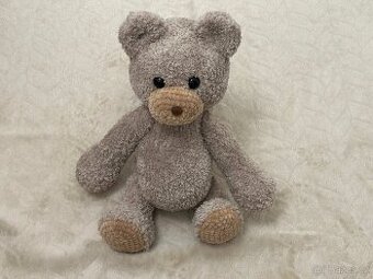 Hnědý háčkovaný medvídek