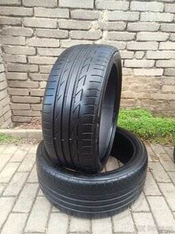 2x 225/40 R19 89Y Bridgestone - 6 mm- letní pneu