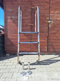 Nerezový bazénový žebřík do slané vody AISI 316 vč. kotvení