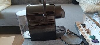 Kapslový kavovar Nespresso DeLongi