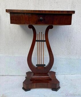Biedermeier stolík lýrovka - 02